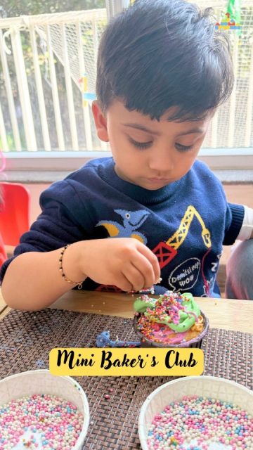 Mini Baker’s Club 🍰👩‍🍳
Little chefs came with their parents and created sweet memories together 💛 From cakes to muffins and chocolates — every moment was full of joy and fun! ✨ 

Thank you for participating and making it so special at WELC.
.
.
#welc #wonderlandearlylearningcentre #minibakersclub #littlechefs #bakingfun